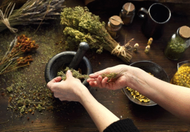 La planta que ayuda a dormir mejor, alivia el dolor de panza y desinflama la piel