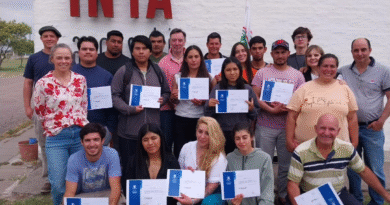 INTA H. Ascasubi. Nuevos operarios locales con acreditación del curso El profesional tambero del INTA.