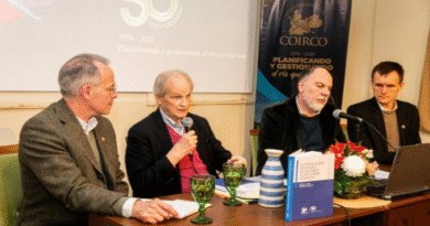Con la presencia de uno de sus autores, se presentó un libro fundamental en la historia institucional de la cuenca